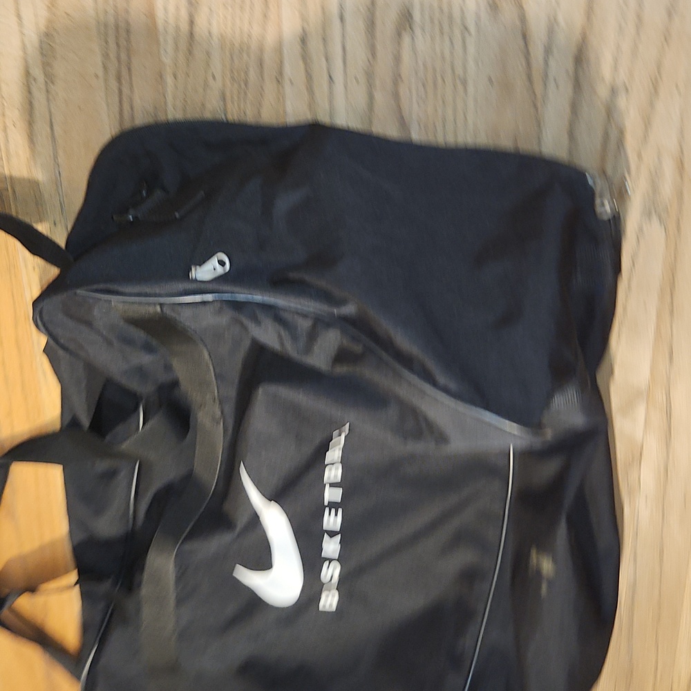 Nike Black Men's Large Basketball Sports Bag - Picture 5 of 11